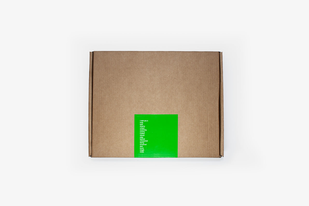 xmas box with six chocolate bars (L)